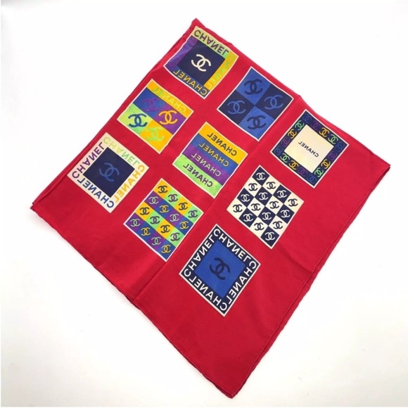 RARE Chanel Carré Red Silk Scarf - Picture 5 of 16